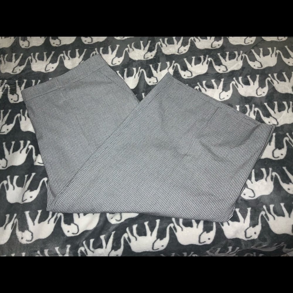 RACHEL ROY COLLECTION woman’s ankle pants.  Size 3X.